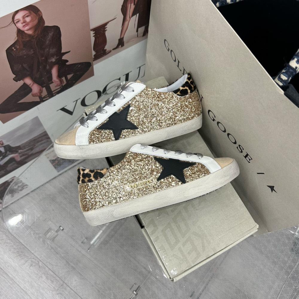 Golden goose Superstar distressed lace-up sneakers