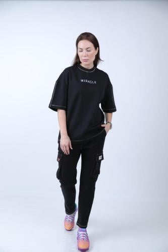 تي شيرت أسود BLACK T-SHIRT