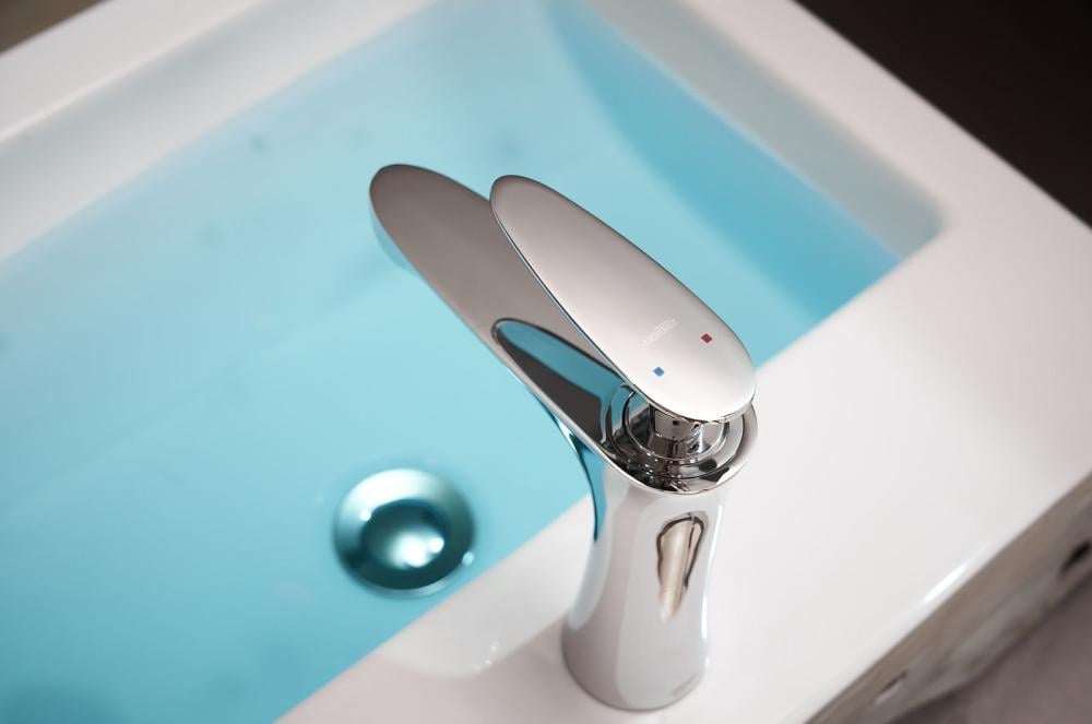 خلاط مغسلة كروم