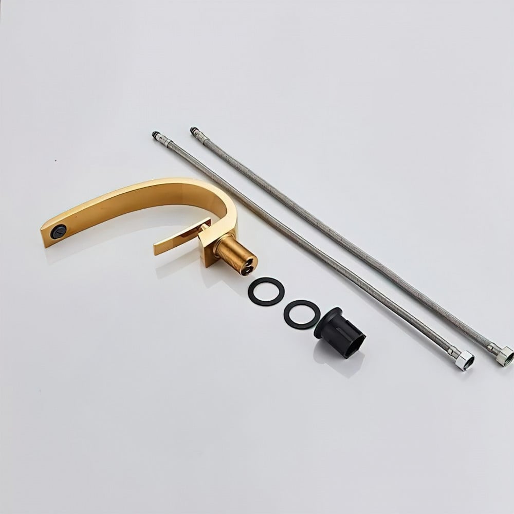 خلاط مغسلة ذهبي