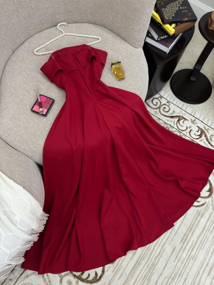 فستان باربي بتطريز يدوي كريستال وبلور