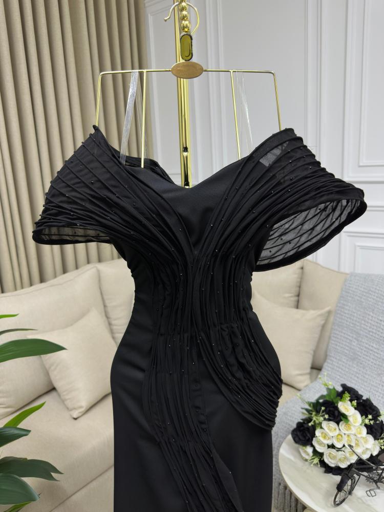 فستان باربي مع شيفون كسرات مطرز