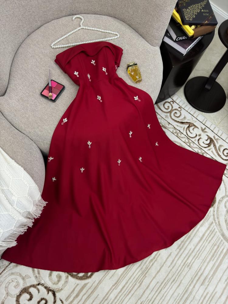 فستان باربي بتطريز يدوي كريستال وبلور