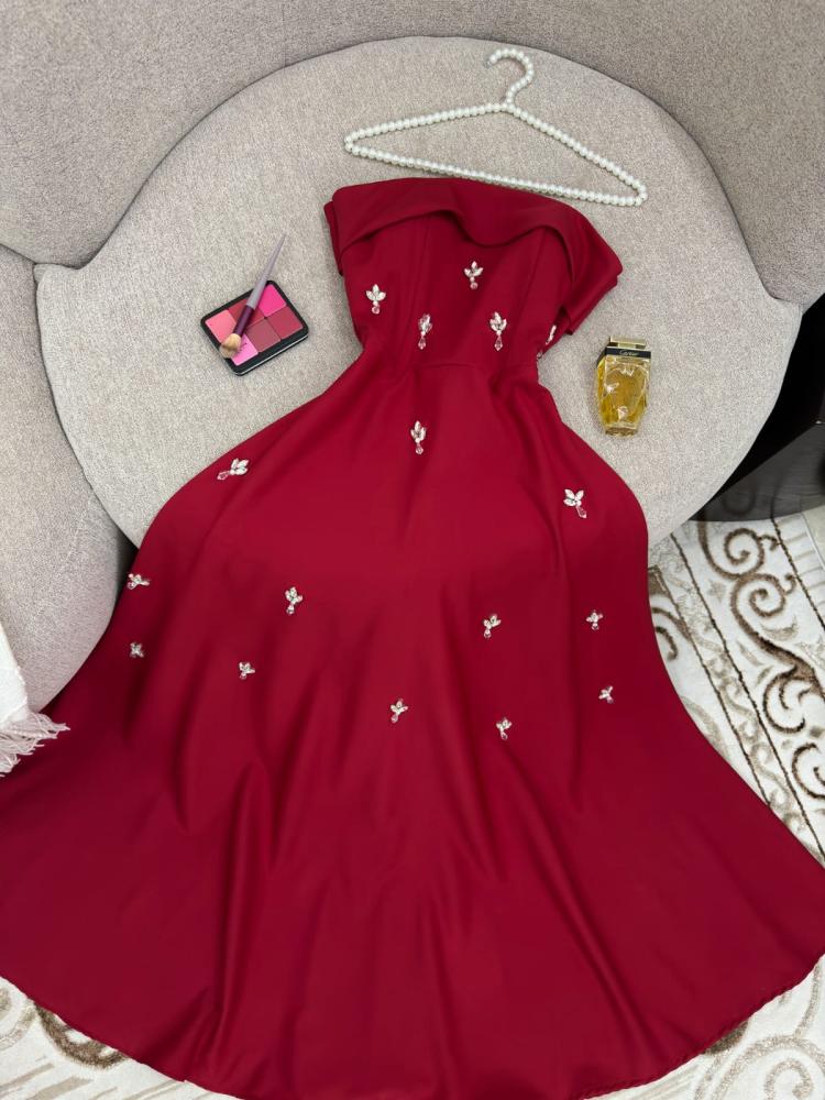 فستان باربي بتطريز يدوي كريستال وبلور