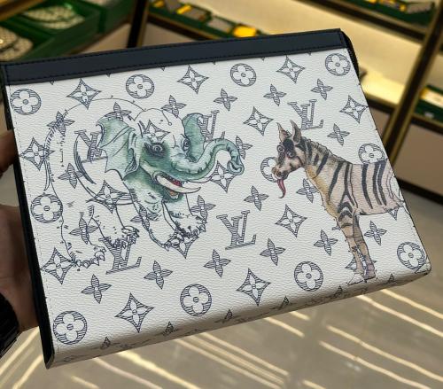حقيبة يد رجالية Louis Vuitton