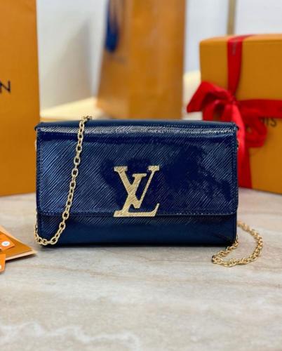 لوي فيتون Pochette Louisمقاس 22