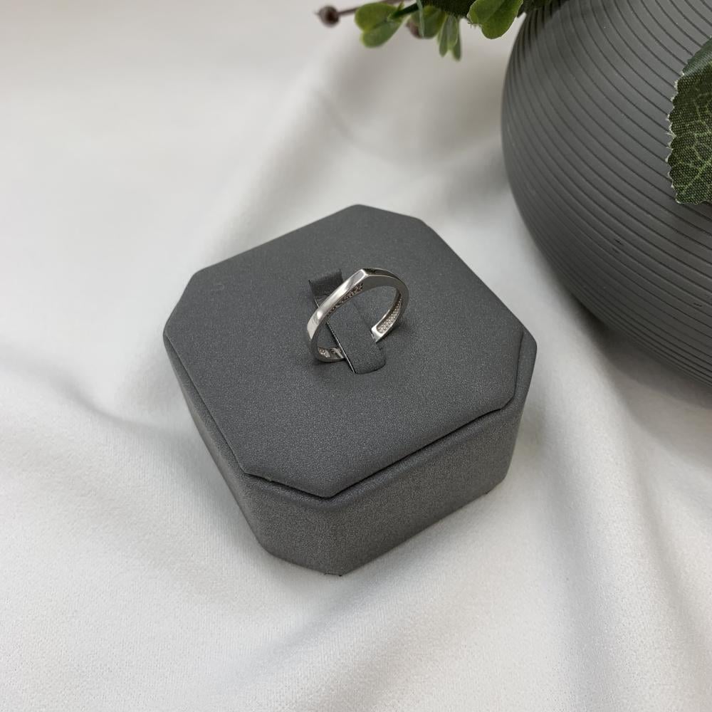 دبله ناعم تصميم الألماس عيار 18