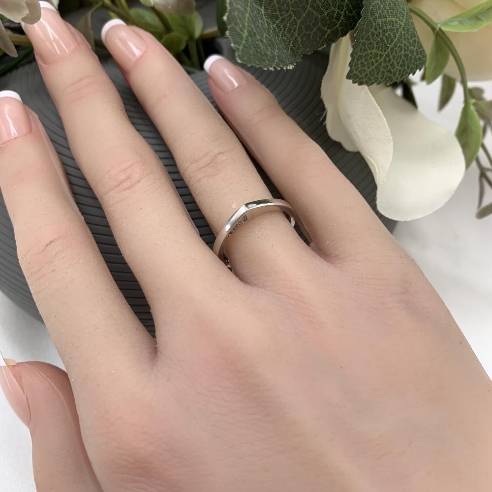 دبله ناعم تصميم الألماس عيار 18