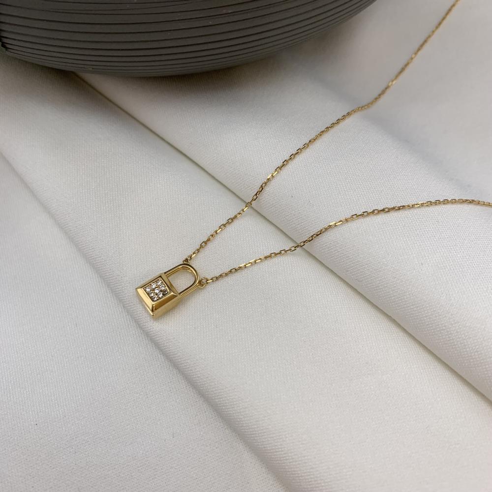 عقد إيطالي بوجهين تصميم الألماس عيار 18