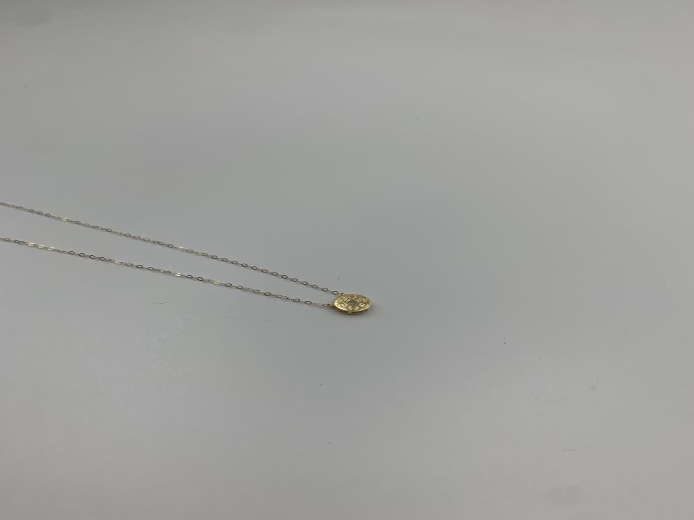 عقد ناعم عيار 18