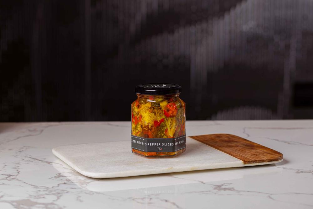 تغميسة البروكلي بالاعشاب العطرية