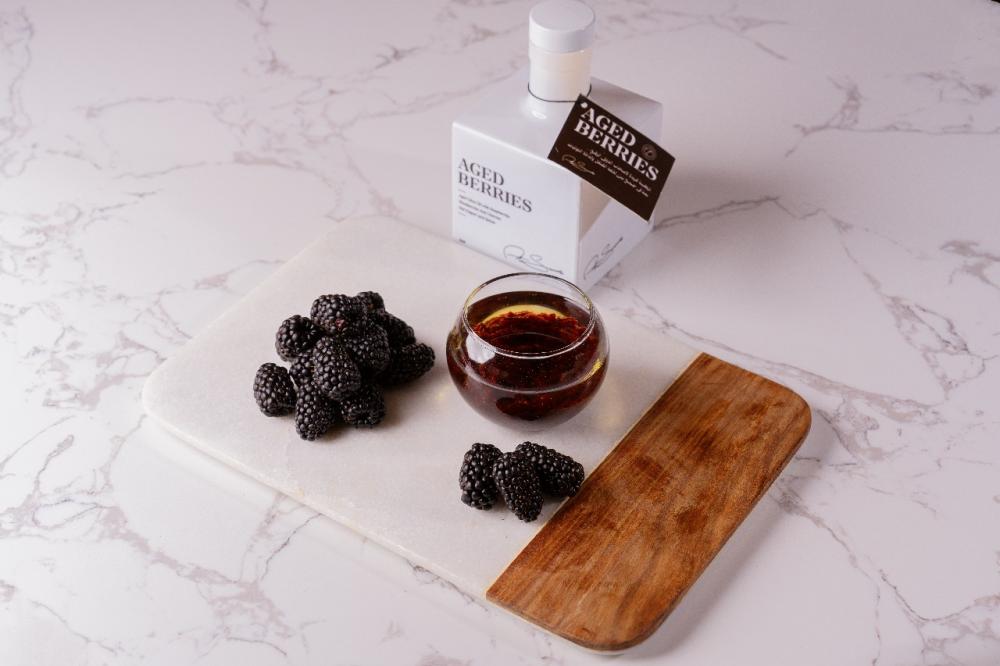 معتق زيت الزيتون بالتوتيات