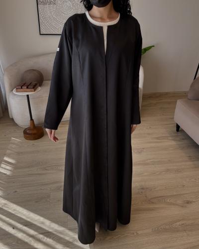 عباية نص كلوش مع كسرات من الخلف