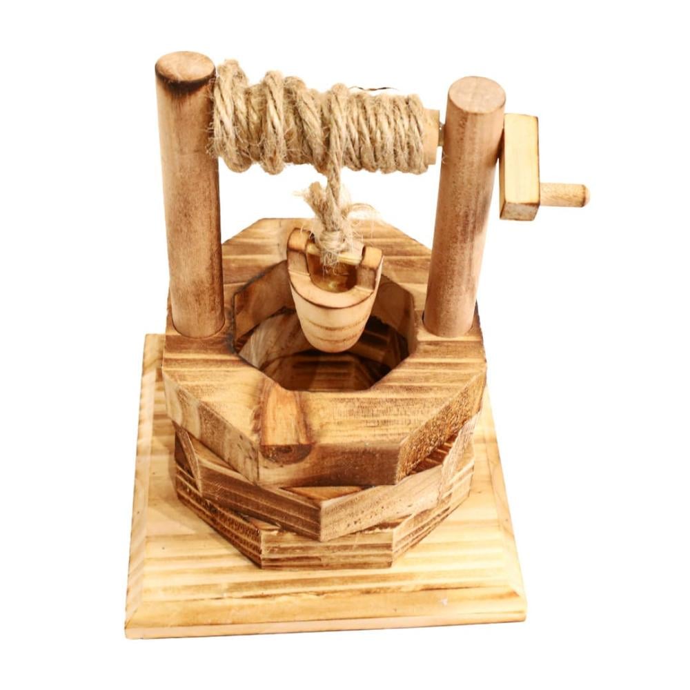 قطعة ديكور منزل بتصميم بئر خشبي