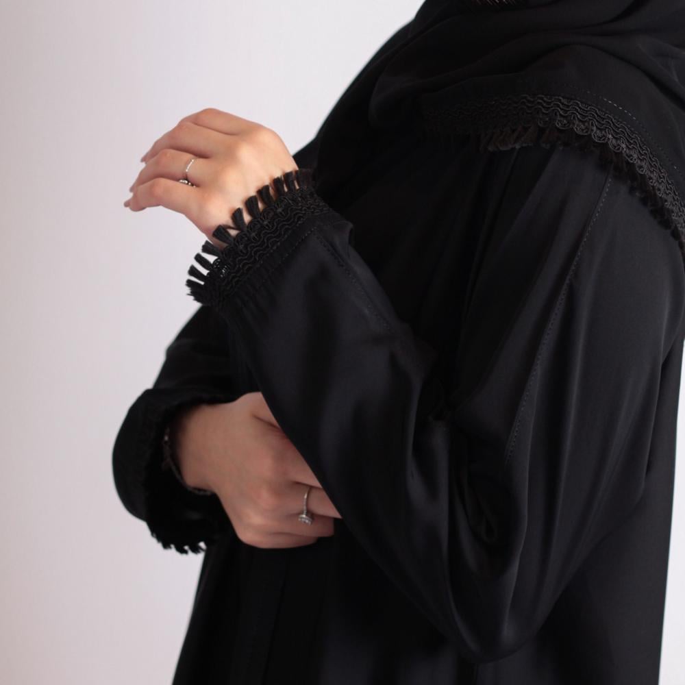 عباية سودا كلاسك مقاس 52