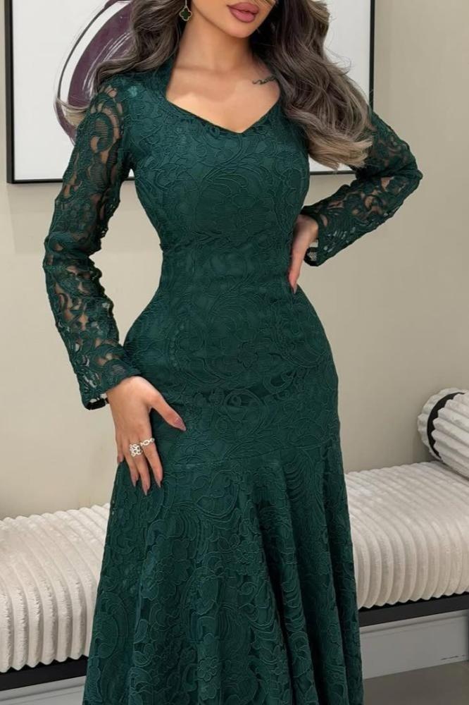 فساتين دانتيل ناعمة بأكمام طويلة