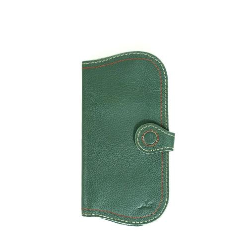 Sleek Clutch