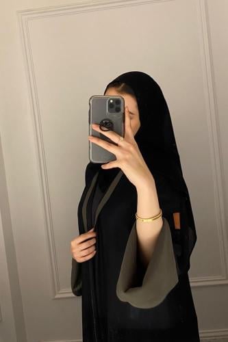 عباية موج مزينة باللون البني