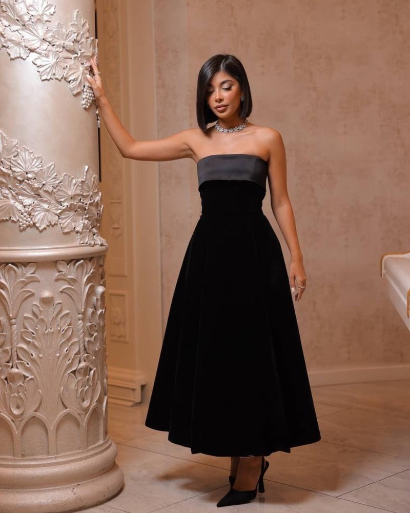 فستان سهرة توب مخمل باللون الاسود