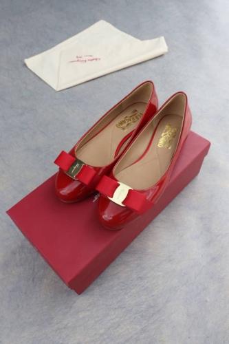 حذاء فيراغامو Ferragamo