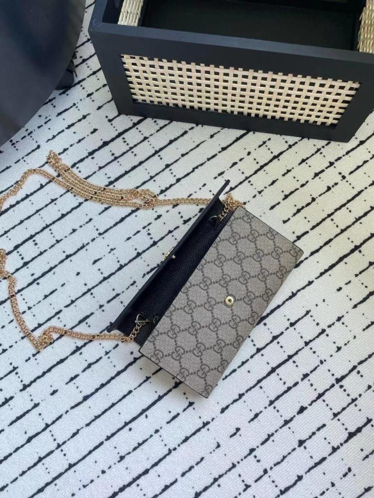 شنطه قوتشي مع بوكس والملحقات Gucci