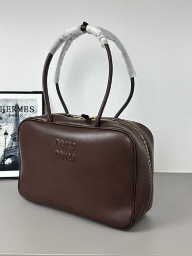 شنطه ميو ميو miumiu