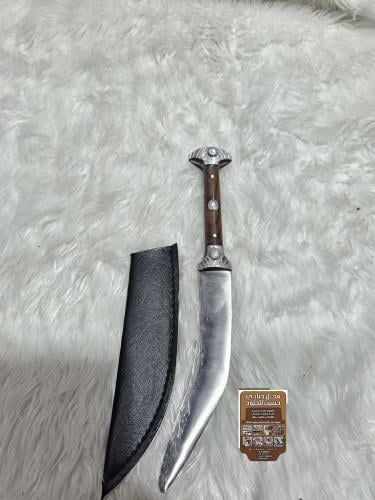 خدامه صنعاني ابيض