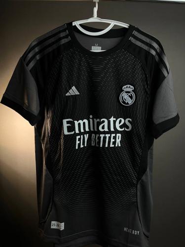طقم مدريد الاسود 2026 تيشيرت + شورت نسخة جماهير
