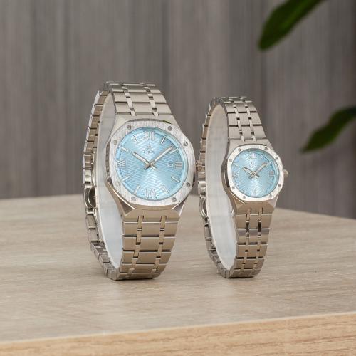 كل كبلز يهتم للتميز والأناقة يبحث عن الساعات الكلاسيك ذات الطابع