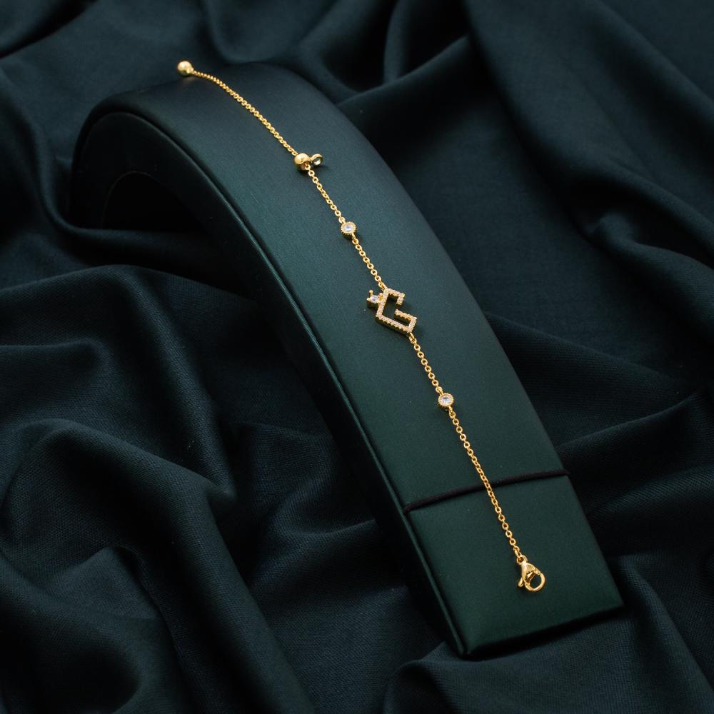 اسوارة نسائية باللون الذهبي