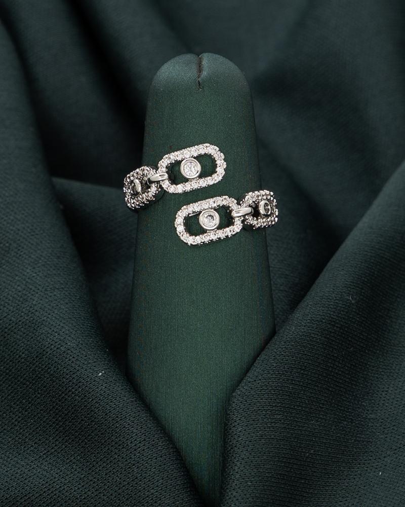 خاتم نسائي بتصميم ملفت وبخاصية  التوسيع والتضيق  في المقاس