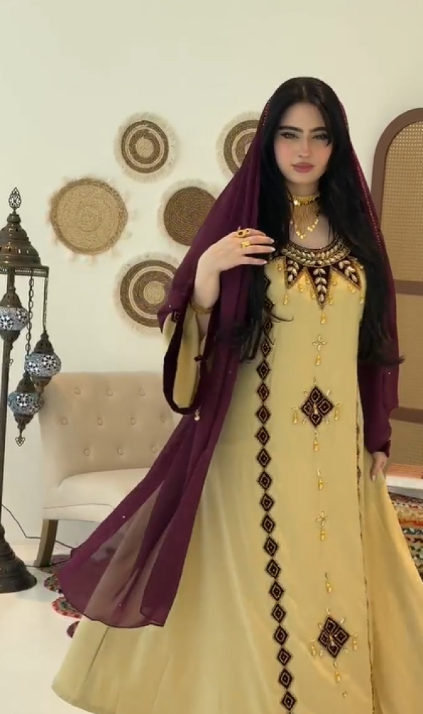 جلابية اللون اصفر  من   متجر جوهره EF
