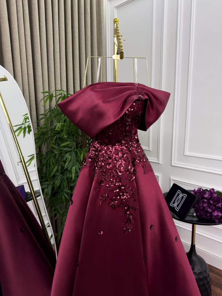 فستان سهره فخم عودي مطرز يدوي الخامه ميكادو