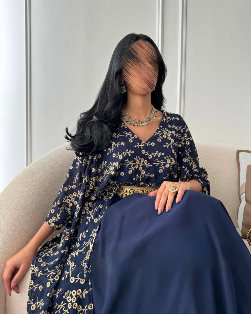 جلابيه كحلي فخم بتطريز ذهبي من جوهره