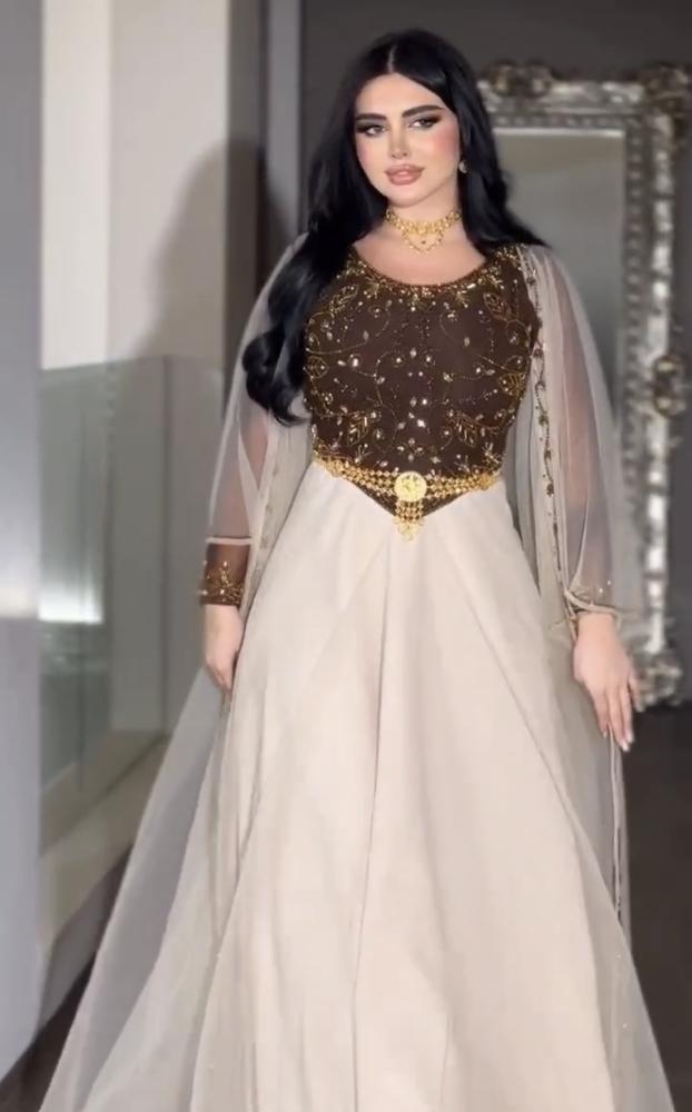 فستان سهره بني و سكري باربي جورجيت وتل ناعم تطريز يدوي راقي و زيركون وفصوص