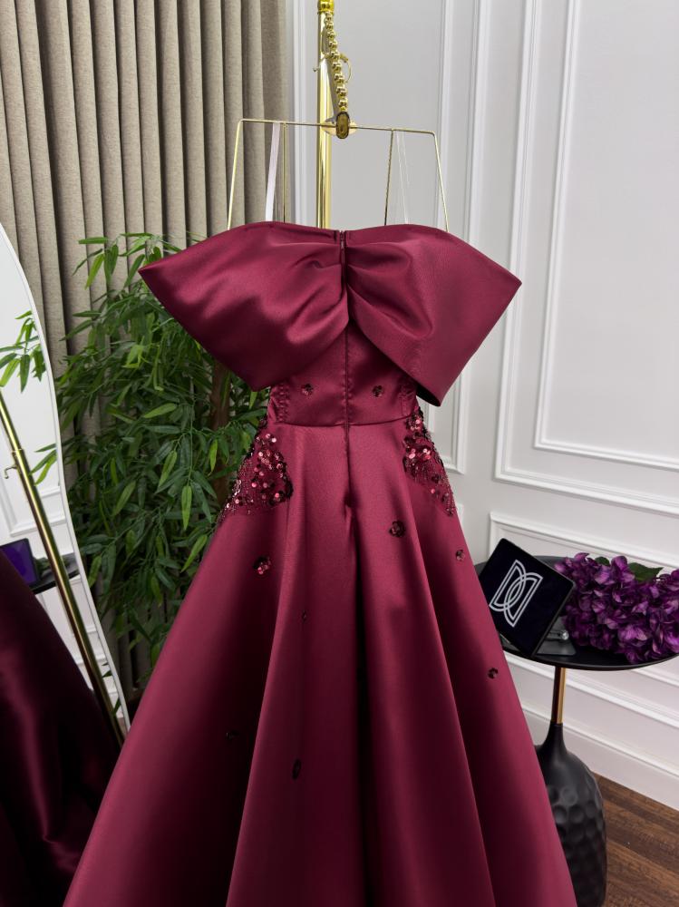 فستان سهره فخم عودي مطرز يدوي الخامه ميكادو