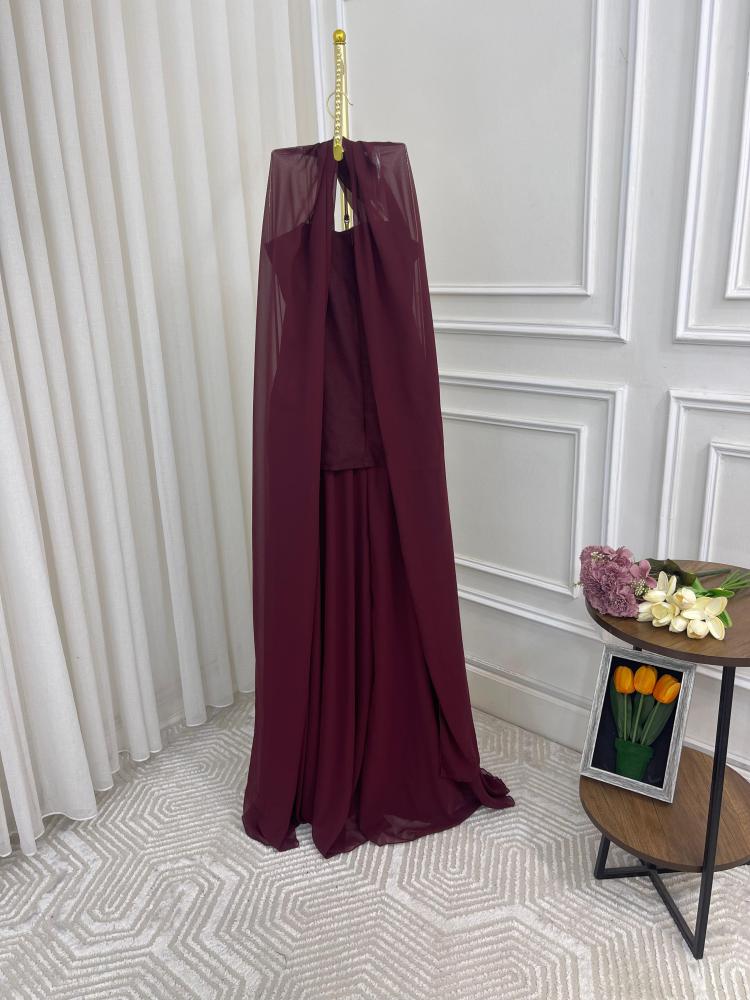 فستان عنابي وردي ابيض اخضر اوف شولدر مع شال مطرز من جوهره