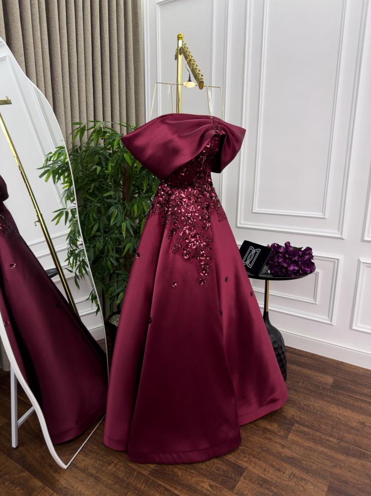 فستان سهره فخم عودي مطرز يدوي الخامه ميكادو