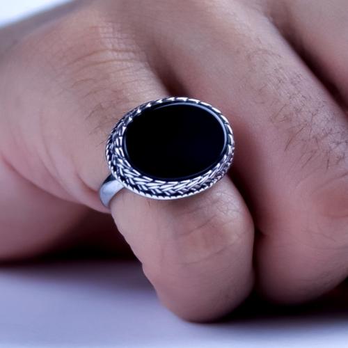 خاتم فضة عيار 925 ملكي أسود بيضاوي اطراف منقوشة