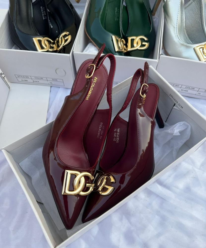 حذاء DG نسائي