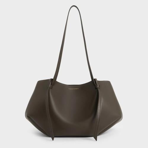 حقيبة تشارلز اند كيث charles and keith