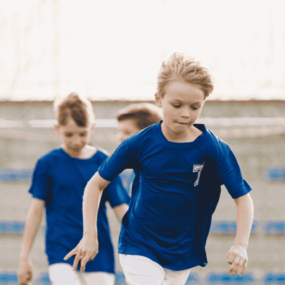 كيف تساعد الرياضة الطفل على بناء شخصية قوية؟