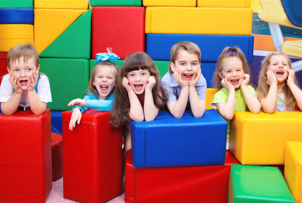 الألعاب الهوائية: سر الروابط العائلية القوية بين الضحك والتحدي