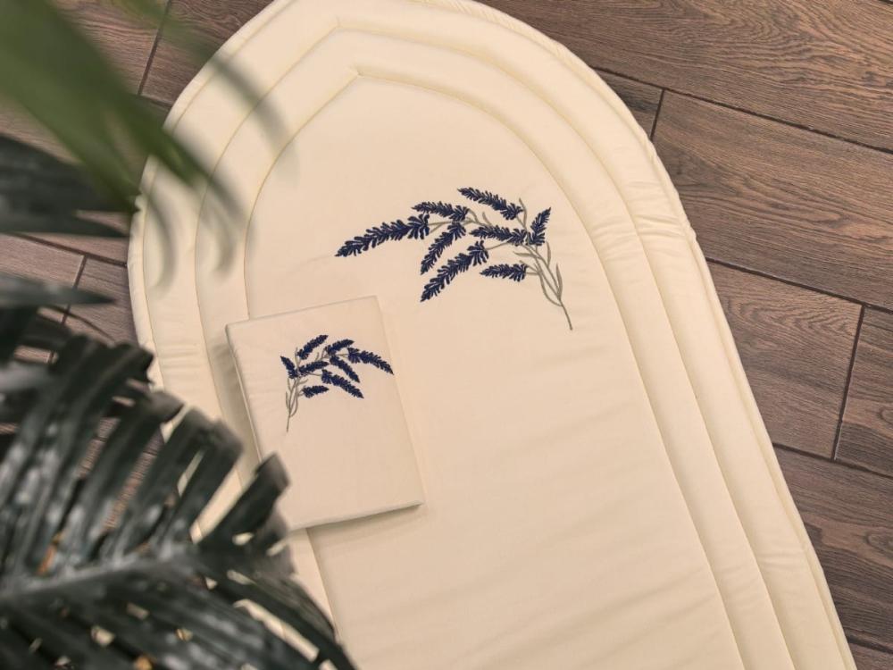 سجادة اسفنجيه مطرز