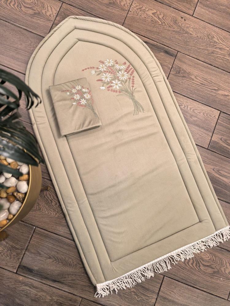 سجادة اسفنجيه مطرز