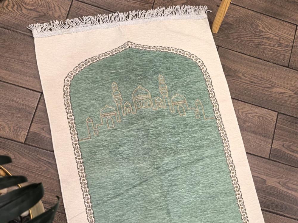 سجادة الصلاة شانيل