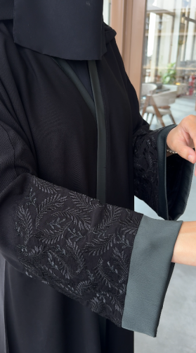 عباية نص كلوش بتدخيلة فاتنة