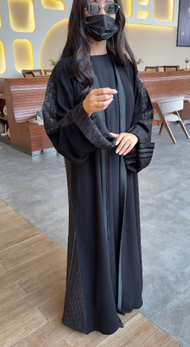 عباية نص كلوش بتدخيلة راقية