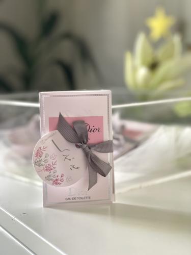 أنبوبة عطر روز ان روز