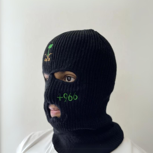 قناع سعودي اسود